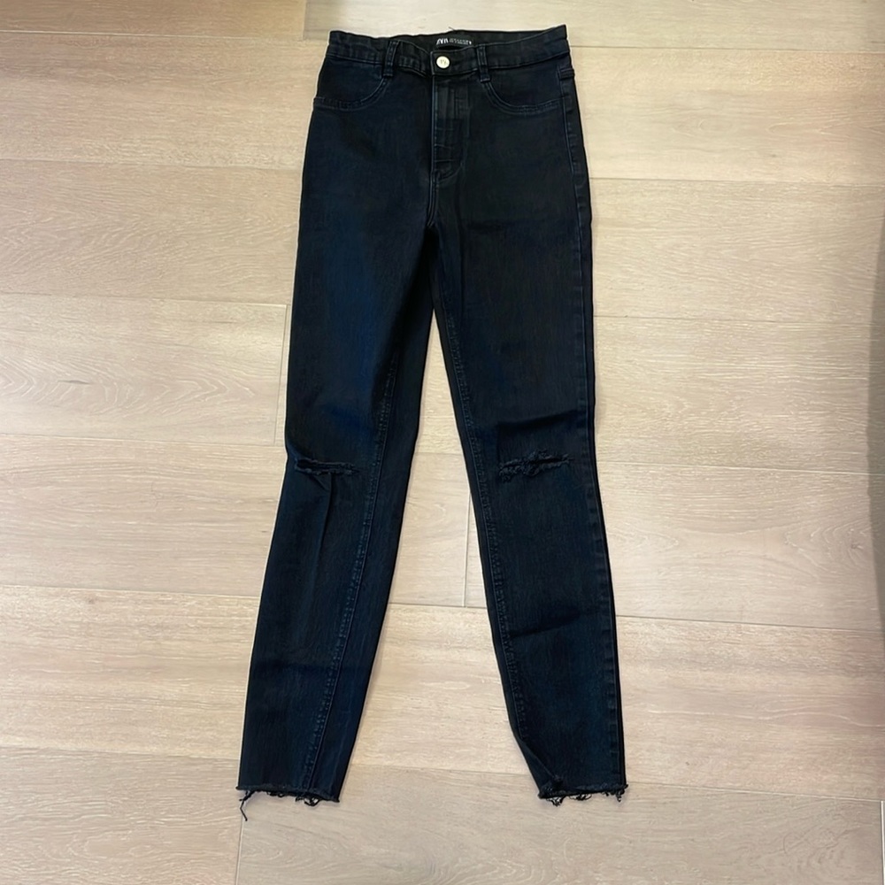 Zala black ripped jeans